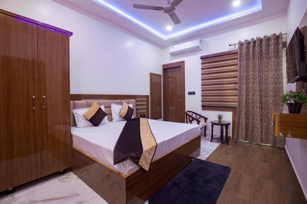 Hotel Madhav Residency Mathura Zewnętrze zdjęcie